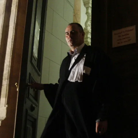 Gabriel Popoviciu nu ar putea influenţa desfăşurarea procesului penal, arată Curtea de Apel