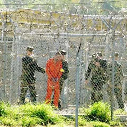 UE a renunţat la unele principii iniţiale, pentru a putea primi deţinuţi de la Guantanamo