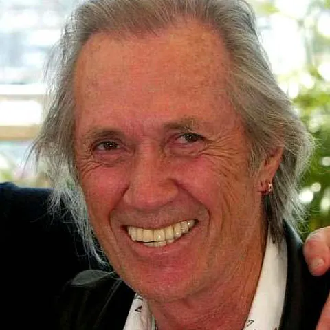 Actorul David Carradine a fost găsit spânzurat într-o cameră de hotel