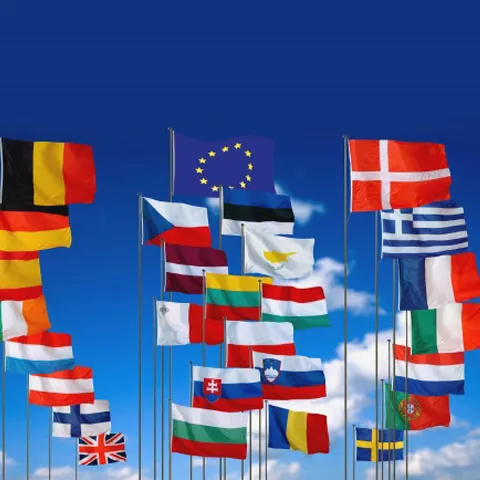 Cetăţenii a patru state membre vor o Europă federală