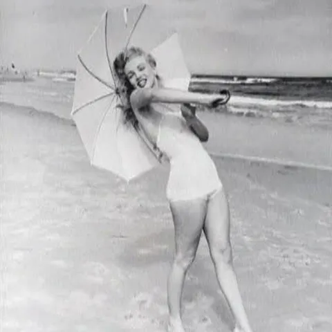 Lucruri intime ale lui Marilyn Monroe şi Elvis sunt scoase la licitaţie 