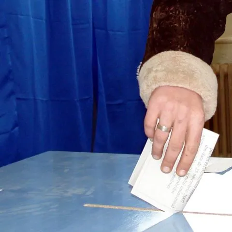 PNL a semnalat că 30 de prahoveni au venit să voteze în sectorul 2 din Capitală