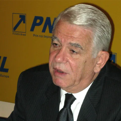 Teodor Meleşcanu: Mircea Geoană este, la rândul său, în campanie