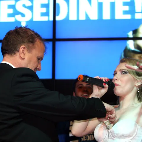 Campania electorală la români. Vezi cele mai amuzante momente ale campaniei pentru alegerile europarlamentare
