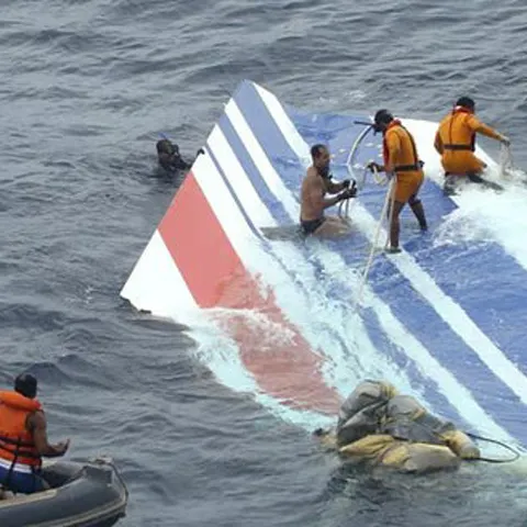 Cadavrele a 41 din cei 228 de oameni aflaţi la bordul aeronavei Air France au fost recuperate