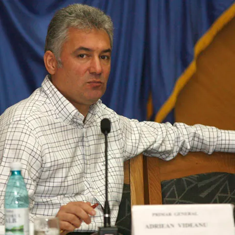 Adriean Videanu şi-a sărbătorit ziua de naştere cu întârziere şi fără Băsescu