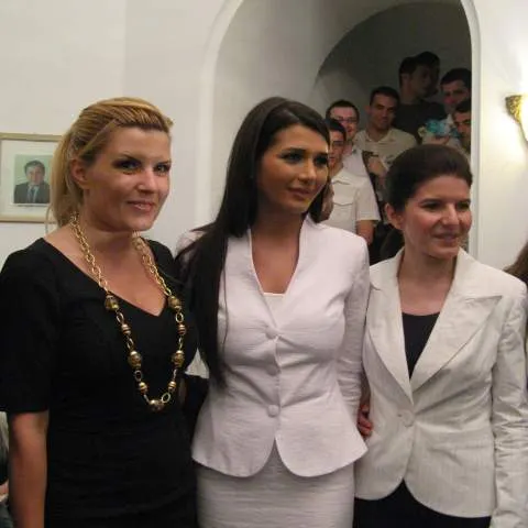 Udrea: Au fost 3,6% buletine anulate pentru că aveau două ştampile, una pentru PD-L, alta pentru EBA