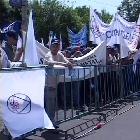 Confederaţia Cartel Alfa ameninţă că va declanşa greva generală