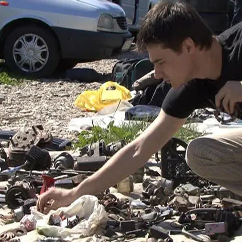 Criza economică afectează şi târgurile de vechituri