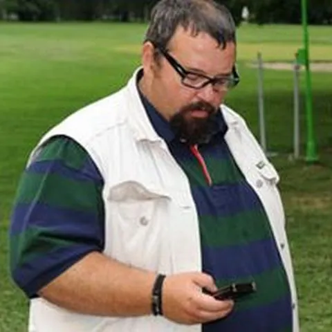 Piedone se dă ecologist după ce a dat liber hăcuirii Parcului Tineretului