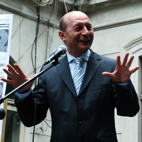 Băsescu: Andronescu şi sindicatele au intrat în aceeaşi logică a parteneriatului împotriva elevului