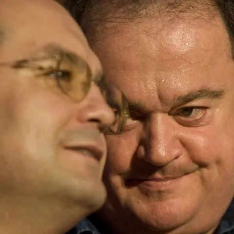 Blaga: Dacă miniştrii PSD pleacă din sală când vine Băsescu, pleacă de tot