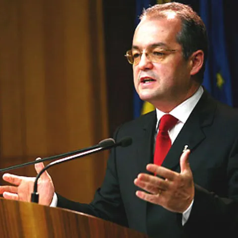 E. Boc a discutat cu ministrul Andronescu despre reforma din sistemul educaţional