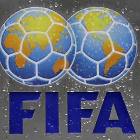 Cupa Confederaţiilor: FIFA a interzis monitoarele lângă teren din cauza controversei cu arbitrul Webb
