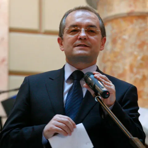 PNL îi cere lui Boc să "o oblige" pe Andronescu să deblocheze fondurile europene, altfel să o demită