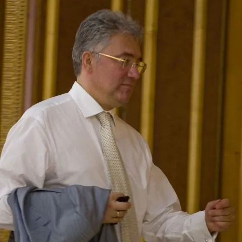 Videanu despre Geoană: Sunt anumiţi oameni care se cred bărbaţi de stat, dar al căror caracter este jalnic! Îl voi da în judecată
