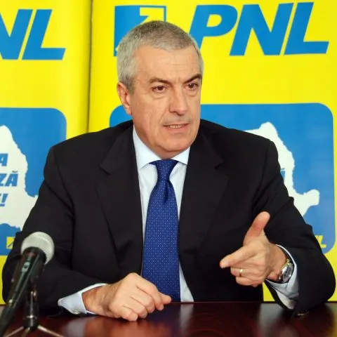 Tăriceanu: Preşedintele României a călcat pe Constituţie, precum un elefant pe o masă de bibelouri