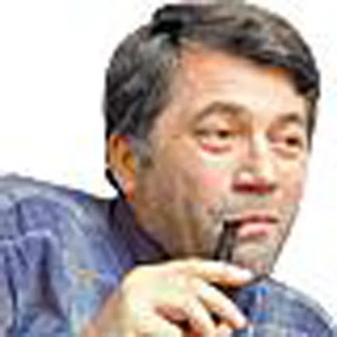 Liviu Antonesei: Când totul devine farsă