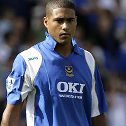 Anglia - FC Liverpool confirmă că s-a înţeles cu Portsmouth pentru transferul lui Glen Johnson