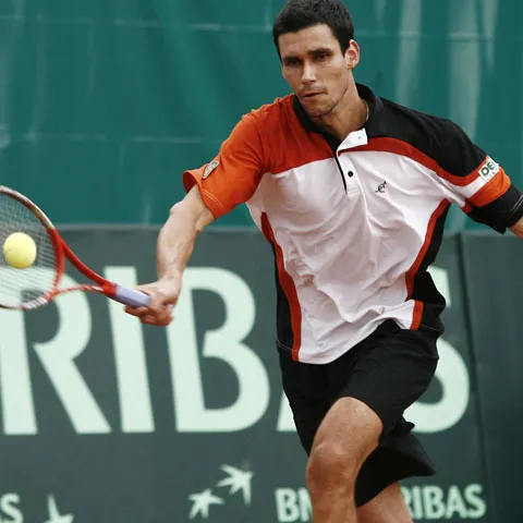 Victor Hănescu, calificare cu emoţii în turul 2 la Wimbledon
