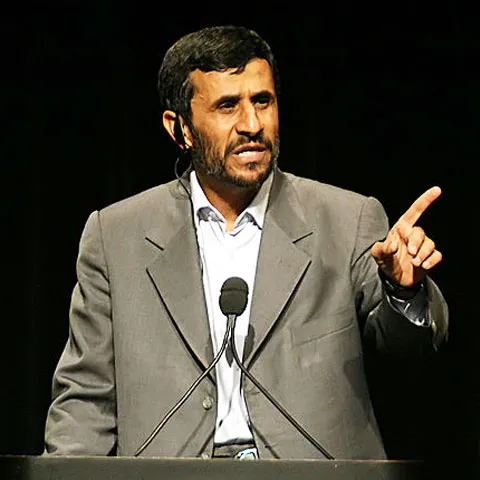 Ahmadinejad l-a atenţionat personal pe Obama să nu se implice în afacerile interne ale Iranului