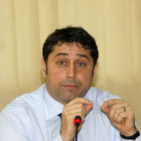 Fostul ministru de Interne, Cristian David, a fost jefuit în Bucureşti