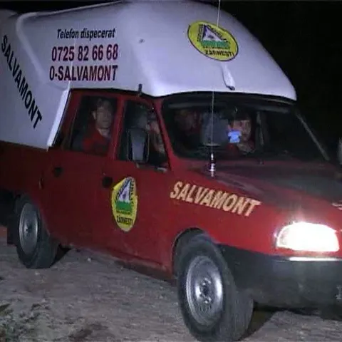 O tânără a murit după ce a căzut într-o prăpastie din Piatra Craiului