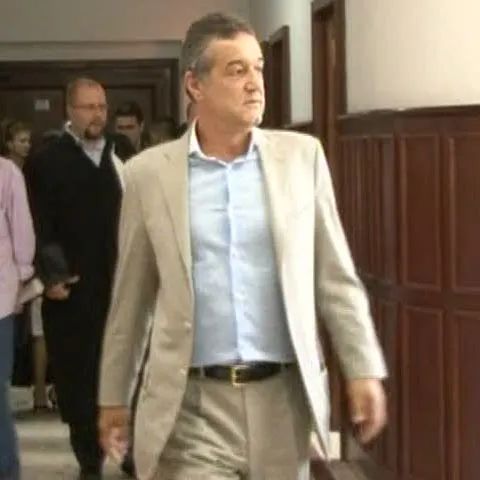 Procesul lui Becali, amânat pentru că europarlamentarul este plecat la Monte Carlo