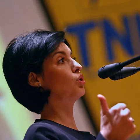 Lavinia Şandru se întoarce la actorie