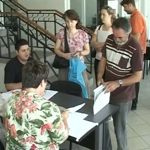Peste 3.000 de concurenţi pe 303 posturi la examenul de titularizare în judeţul Cluj