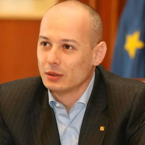 Circ în Comisia Ridzi: Olteanu l-a făcut "obraznic şi nesimţit" pe Păduraru