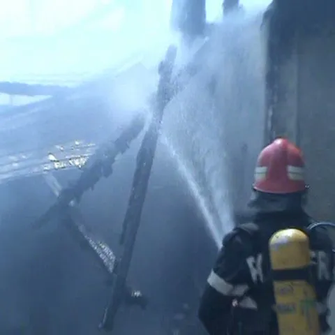 Incendiu din cauza unui fulger în localitatea Mironu din Suceava