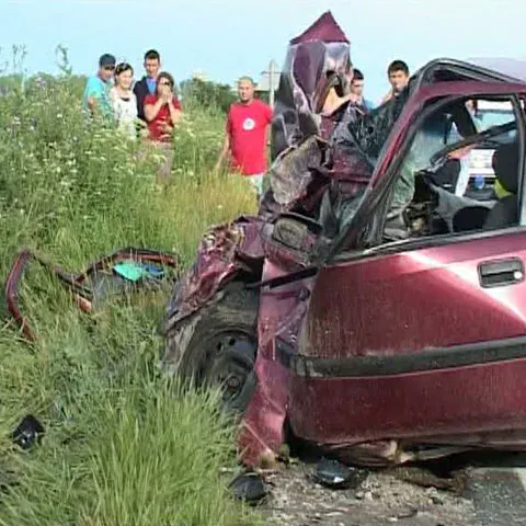 Şase oameni au murit şi alţi doi au fost răniţi într-un accident rutier petrecut în judeţul Timiş