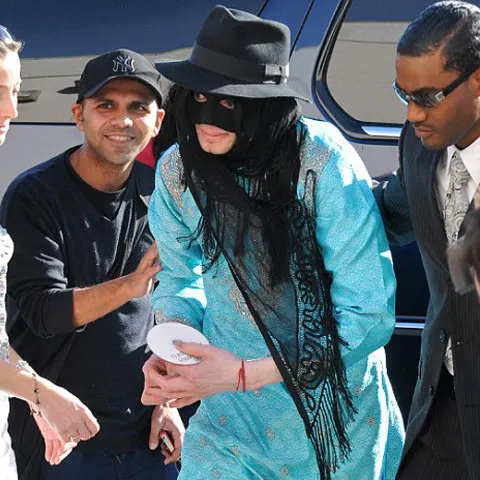 Dependenţa de medicamente a lui Michael Jackson, în centrul anchetei privind moartea vedetei