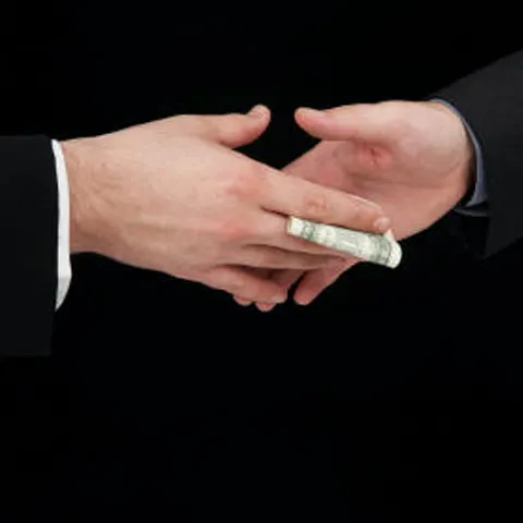 Cultura corupţiei este omniprezentă în România, arată un studiu finanţat de CE