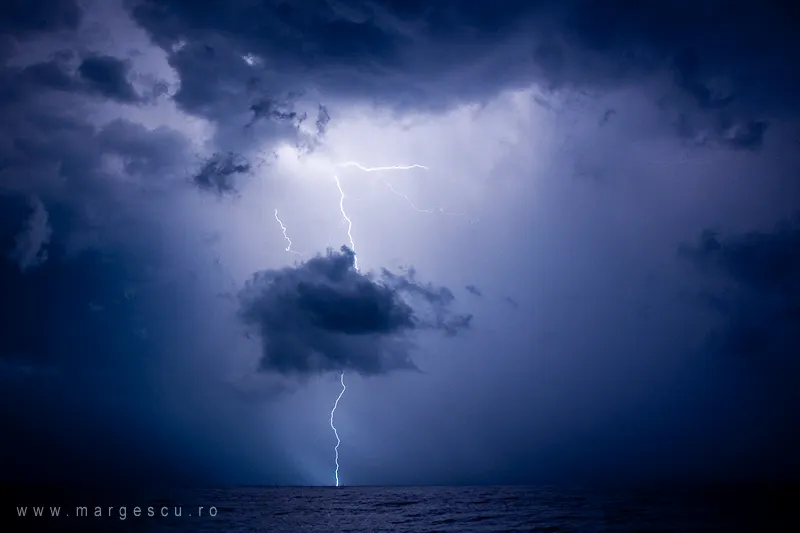 Fulgerele de la Vama Veche - VEZI FOTO