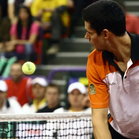 Tenis - Victor Hănescu s-a calificat în turul 2 la Stuttgart