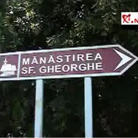 Episcopia Giurgiului are mănăstire cu piscină şi Hummer