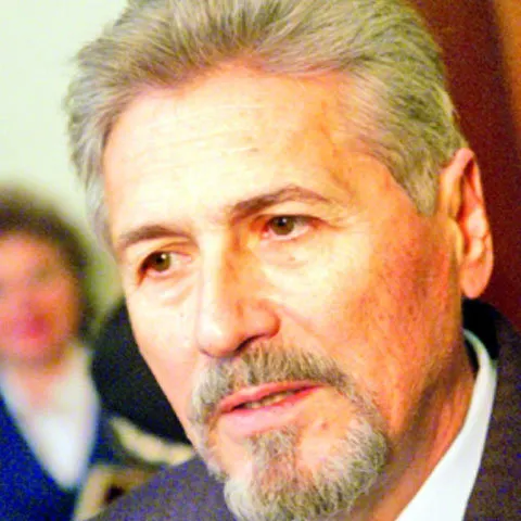 Emil Constantinescu: Băsescu a strâns în jurul lui doar intelectuali cu suflet de slugă