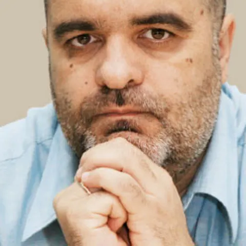 Ovidiu Nahoi: Virtuţile crizei în presă
