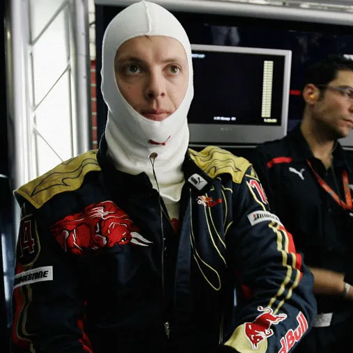 Toro Rosso l-a dat afară pe Sebastian Bourdais