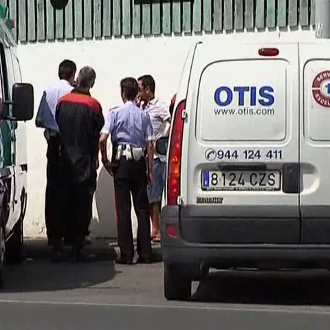 Un copil de trei ani din Spania a murit după ce mama sa l-a uitat o zi întreagă în maşină
