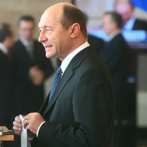 Cotidianul: Băsescu le închide uşa în nas ziariştilor români