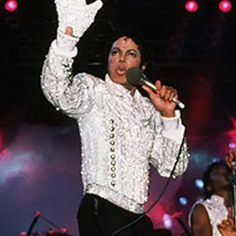 Firma Pepsi, indignată de apariţia imaginilor cu accidentul lui Michael Jackson