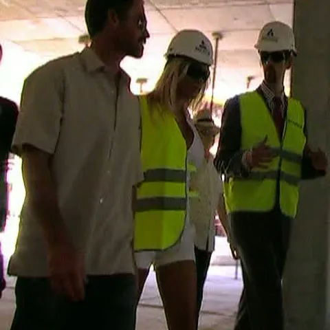 Pamela Anderson construieşte un hotel ecologic în Muntenegru