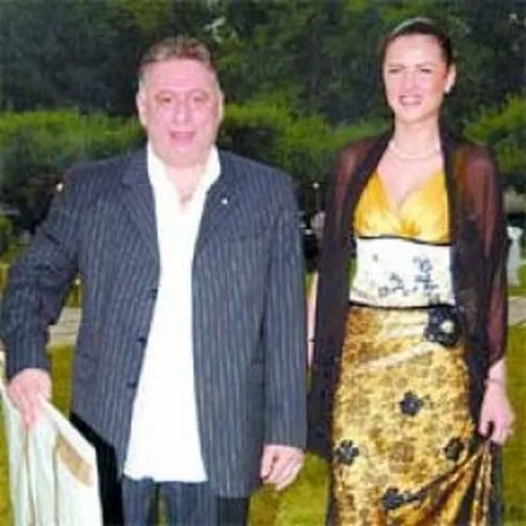 Mădălin Voicu şi-a botezat fiul la Biserica Icoanei din Bucureşti 