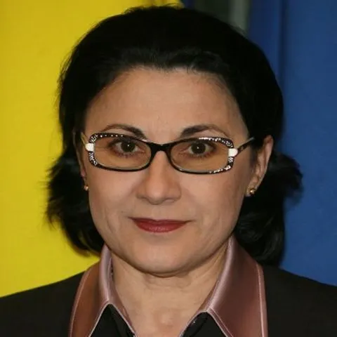 E. Andronescu: Jocurile de interese nu au ce căuta în învăţământul românesc, iar Traian Băsescu a fost dezinformat