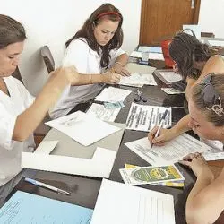 Universitatea "Spiru Haret" nu a sistat încă înscrierile la ID pentru Facultatea de Jurnalism - Filmare cu camera ascunsă!