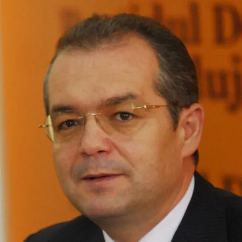 Boc îi cere lui Ilie Sârbu să finalizeze strategia pentru agricultură
