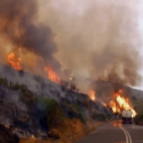 Incendiile fac în continuare ravagii în Franţa şi Italia, în Spania situaţia este sub control
